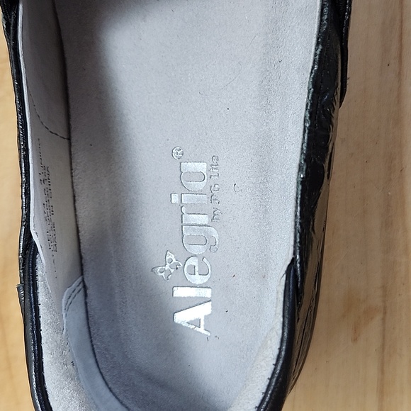 Alegria Keli Azure Leaded Glass Clogs - Picture 5 of 11